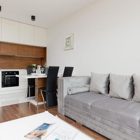 Glamorous Wilanow Apartment By Renters Warszawa Exteriör bild