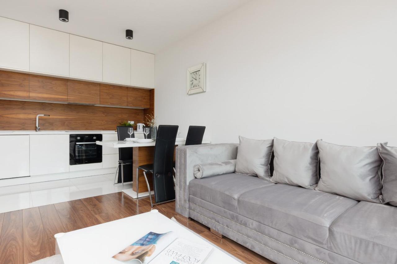 Glamorous Wilanow Apartment By Renters Warszawa Exteriör bild