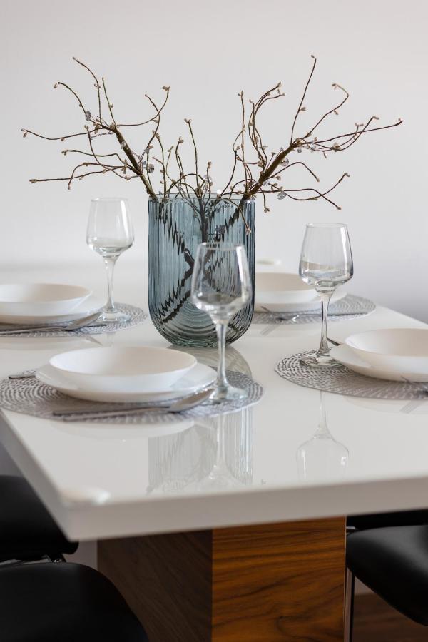 Glamorous Wilanow Apartment By Renters Warszawa Exteriör bild