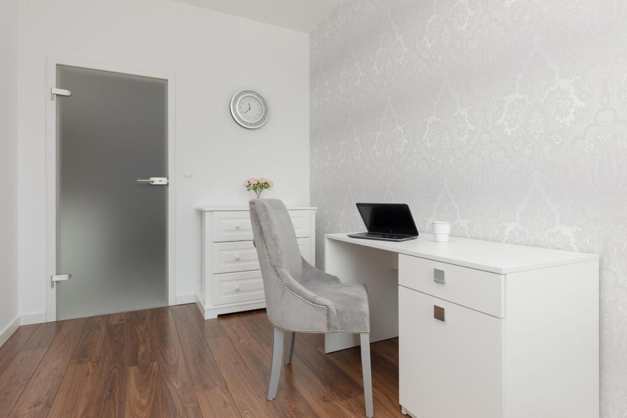Glamorous Wilanow Apartment By Renters Warszawa Exteriör bild