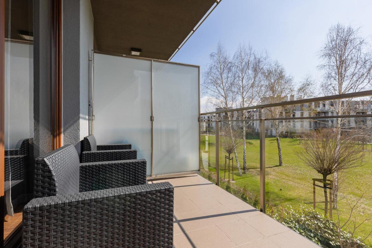 Glamorous Wilanow Apartment By Renters Warszawa Exteriör bild