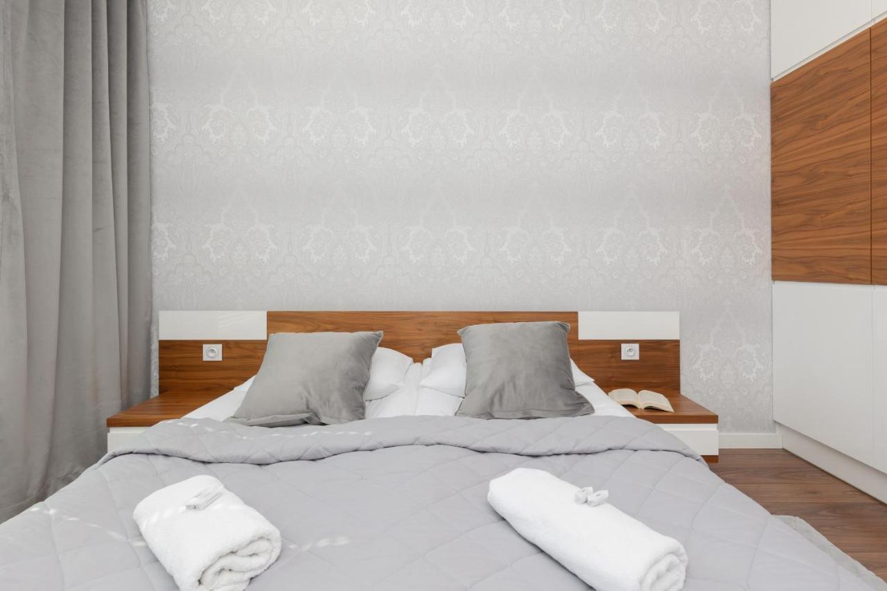 Glamorous Wilanow Apartment By Renters Warszawa Exteriör bild